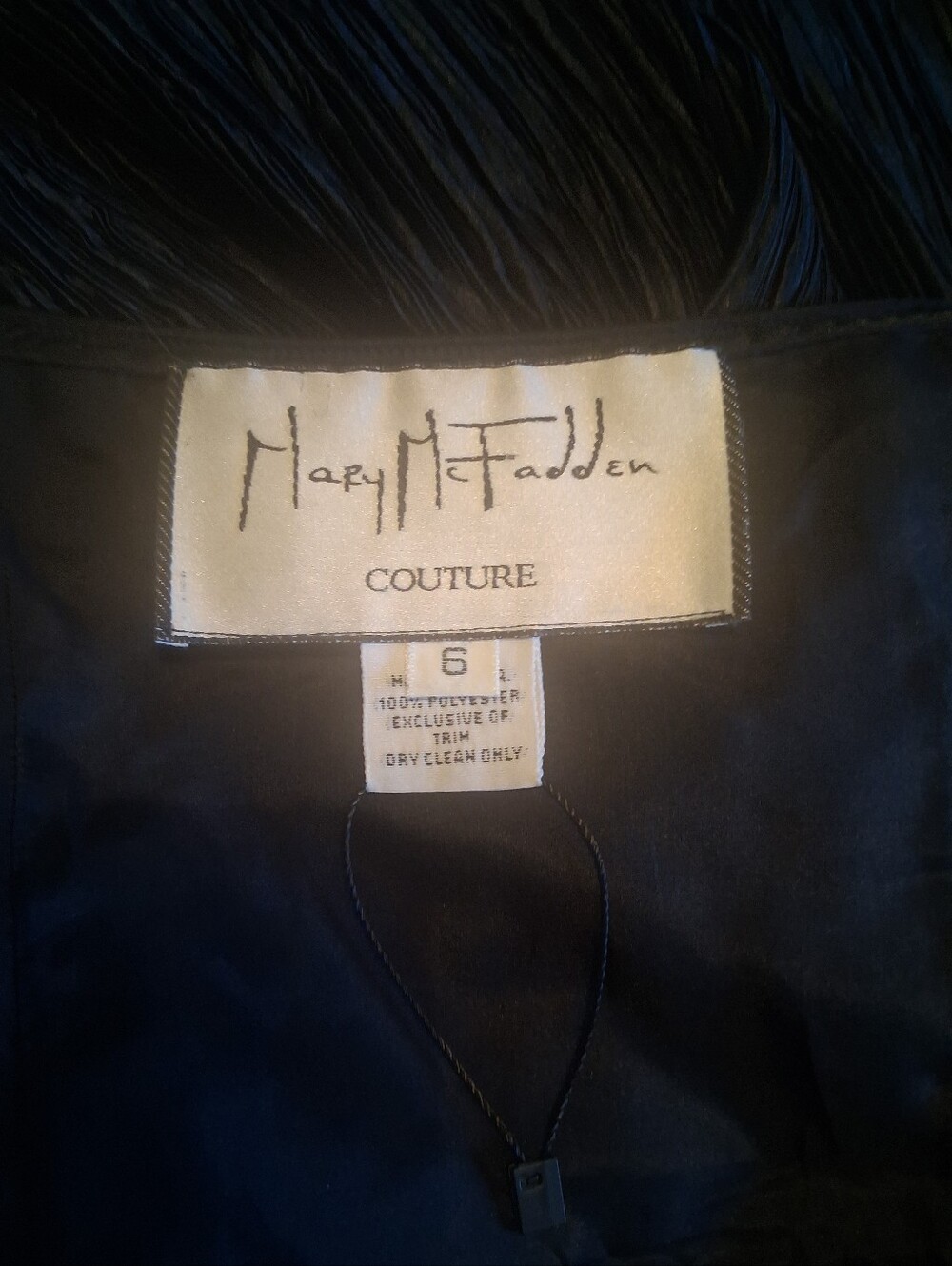 Mary McFadden Couture Embellished Black Plisse Halter Gown Size 6  P2P 161/2 - Picture 12 of 12